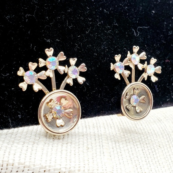 Vintage Jewelry - •Vintage•Unsigned AB goldtone•clip ons•💎
